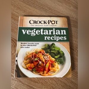 Crock-Pot Vegetarian Recipes Cookbook - Green Cover
